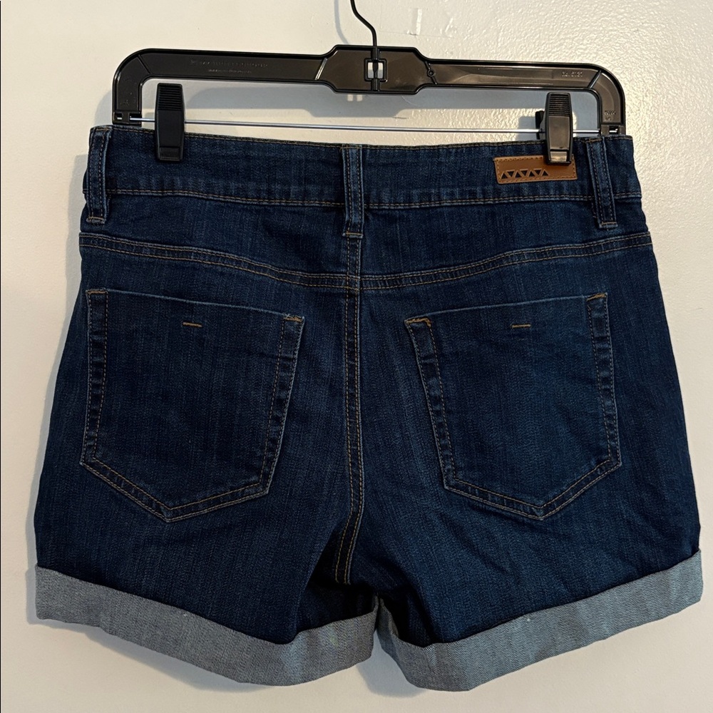 Dollhouse Distressed Dark Wash Cuffed Denim Shorts 5 / 27 NWT - Picture 7 of 9